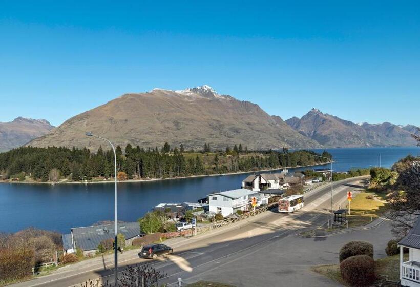 Lakeview Colonial Motel