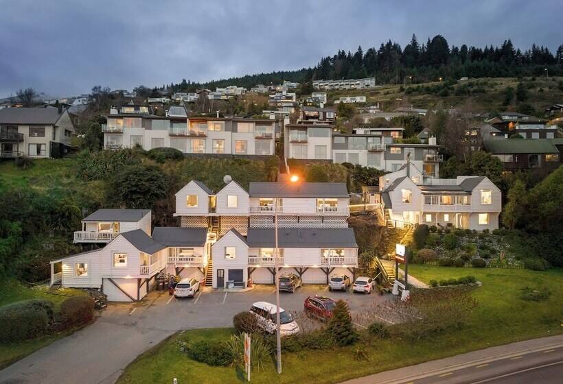 Lakeview Colonial Motel