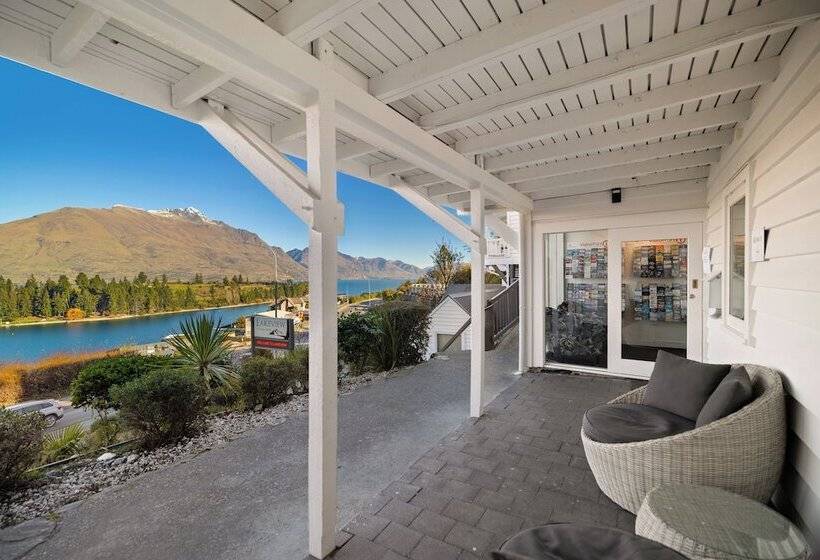 Lakeview Colonial Motel