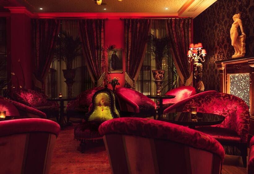 Dorsia Hotel & Restaurant