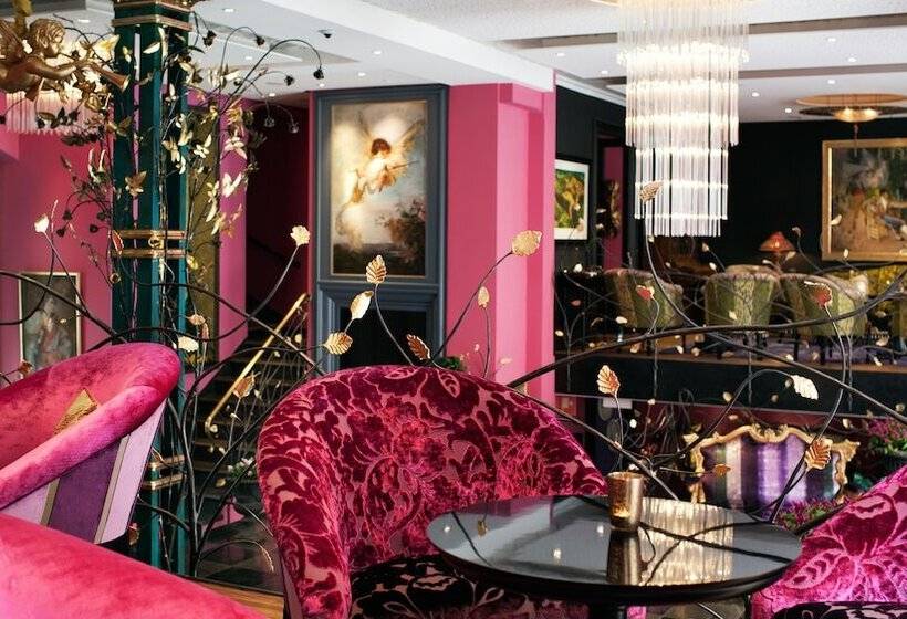 Dorsia Hotel & Restaurant