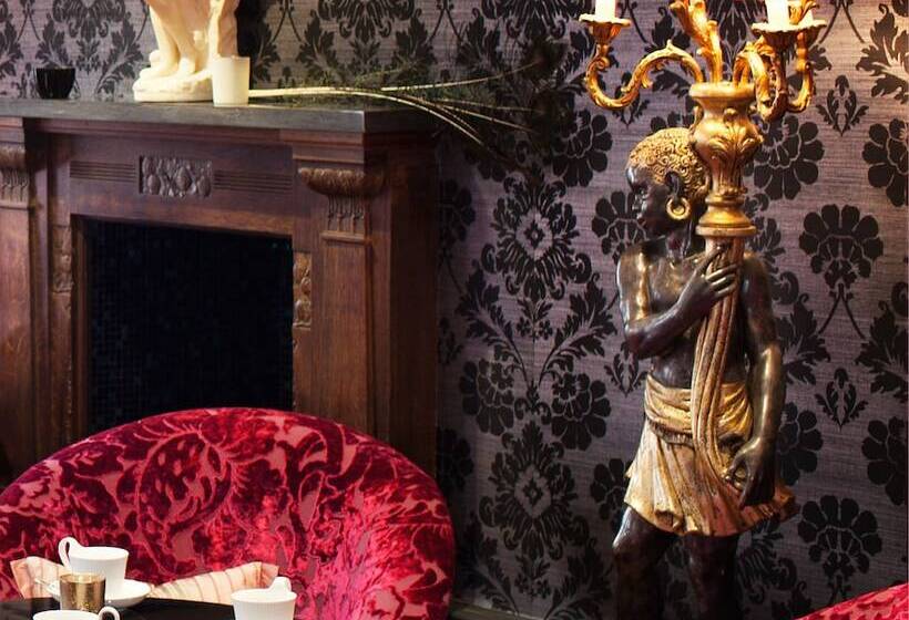 Dorsia Hotel & Restaurant