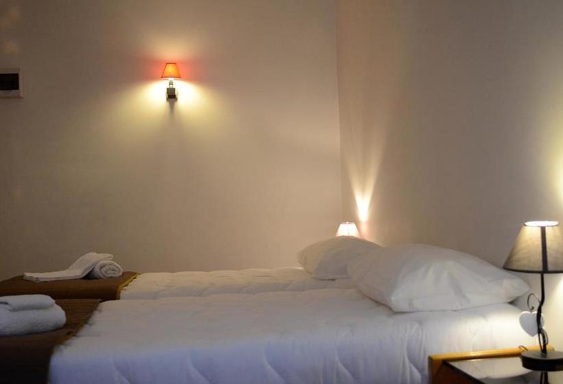 Fado Bed & Breakfast   Santos