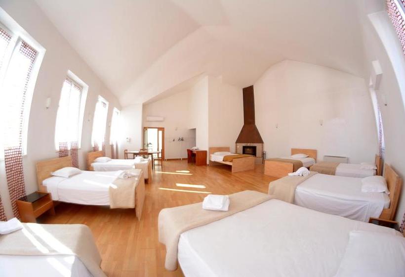 Fado Bed & Breakfast   Santos