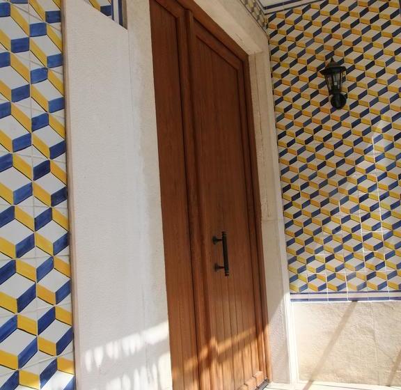 Fado Bed & Breakfast   Santos