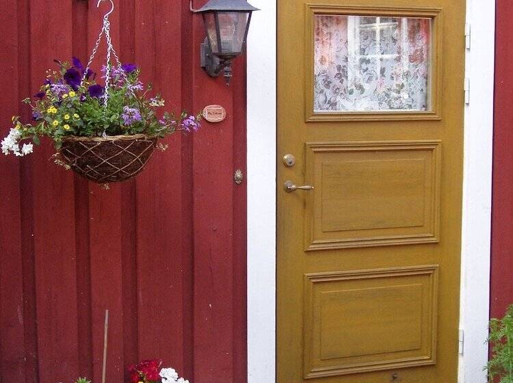 Garvaregården Hotel , B&b Och Café