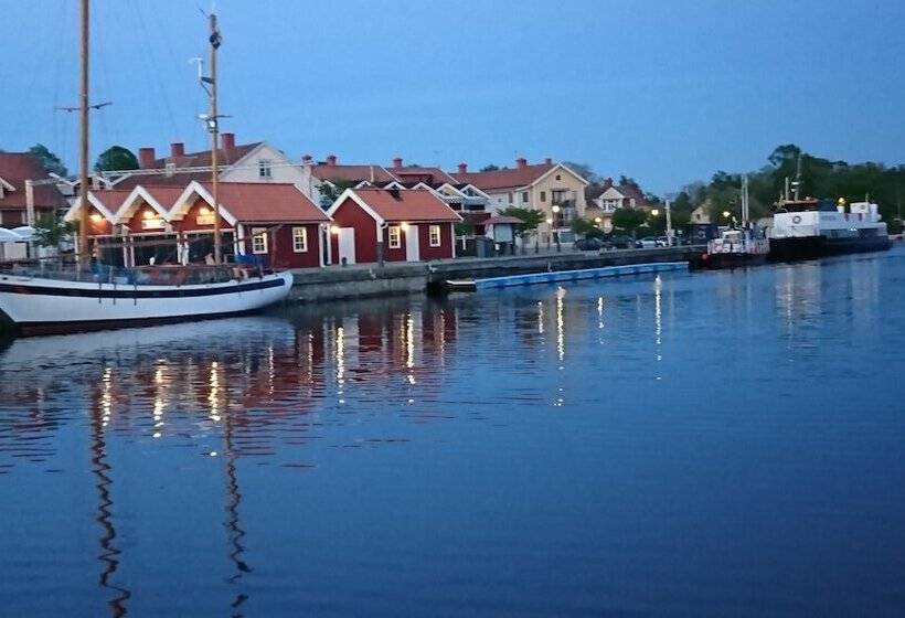 Garvaregården Hotel , B&b Och Café