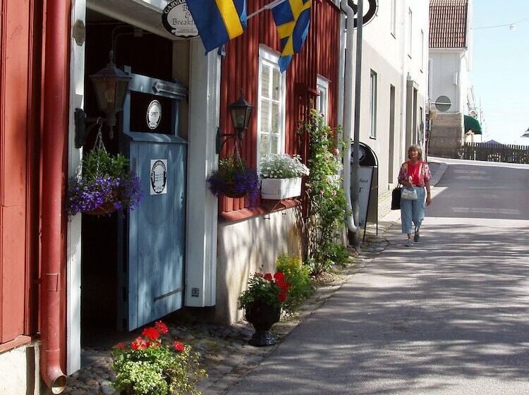 Garvaregården Hotel , B&b Och Café