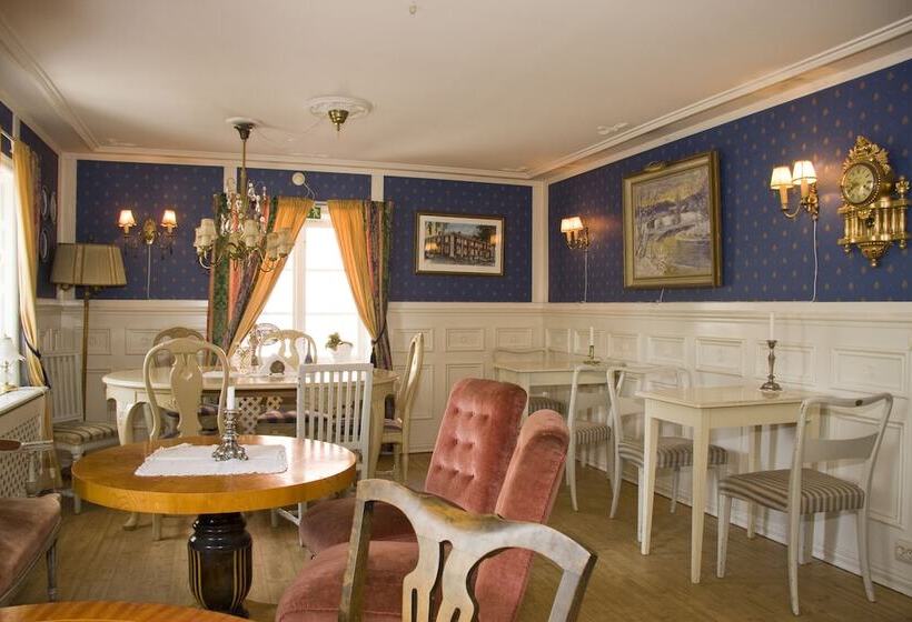 Garvaregården Hotel , B&b Och Café