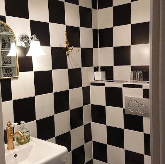 Garvaregården Hotel , B&b Och Café