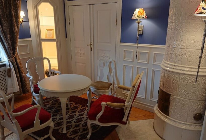 Garvaregården Hotel , B&b Och Café