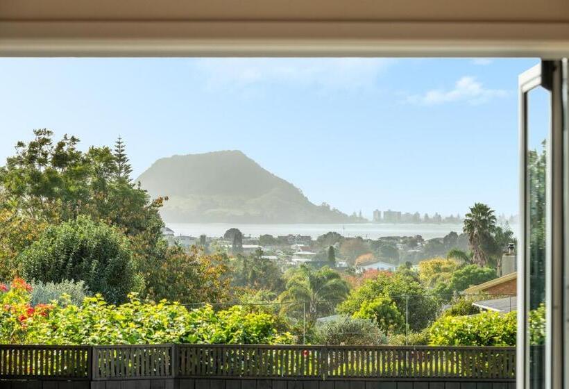 Grange Harbour View B&b