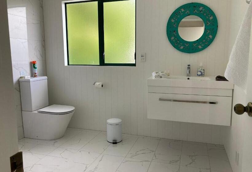 Hahei Bed And Breakfast