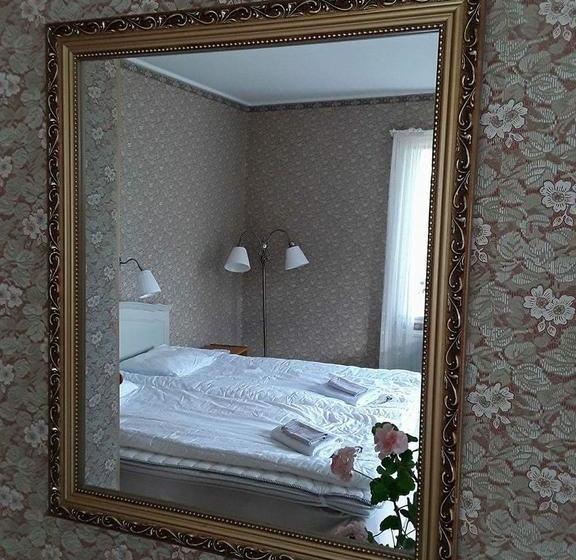 Hajstorp Slusscafé & Vandrarhem