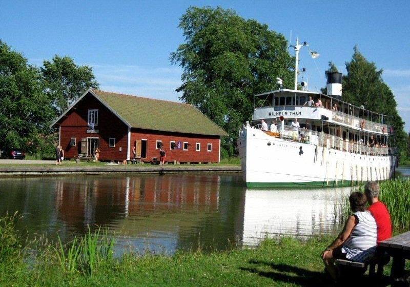 Hajstorp Slusscafé & Vandrarhem