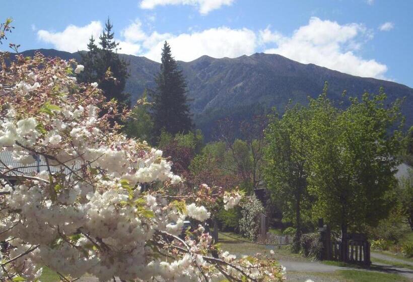 Harrogate Gardens Motel