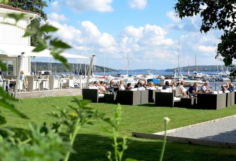 ホテル 32 Rum & Kök