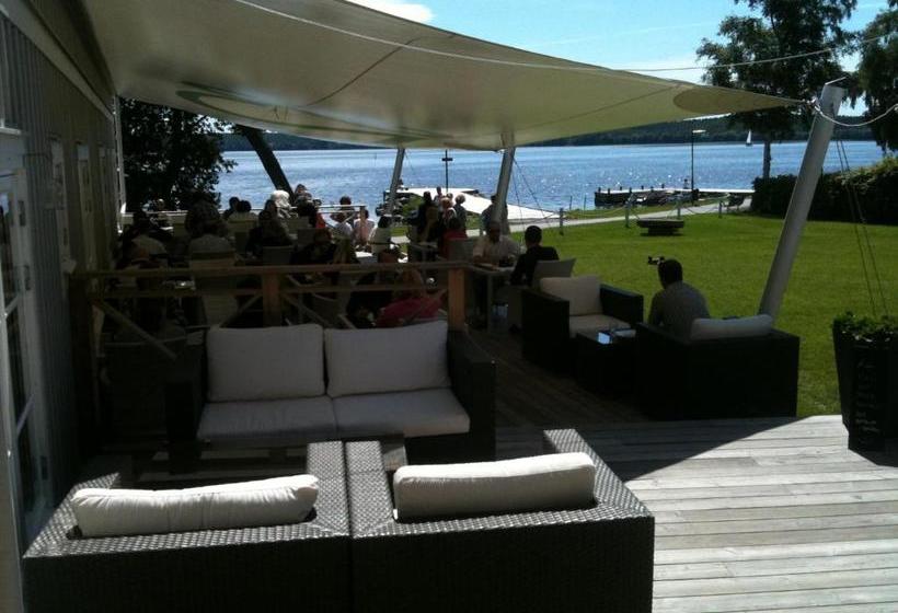 ホテル 32 Rum & Kök