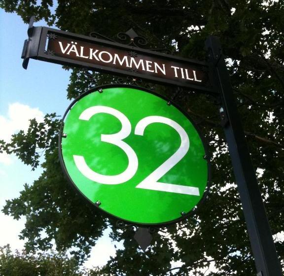 ホテル 32 Rum & Kök