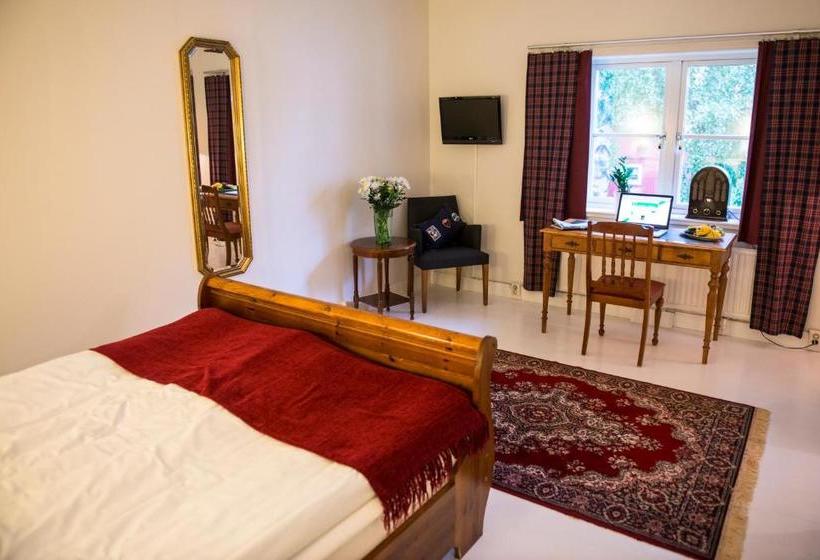 ホテル 32 Rum & Kök