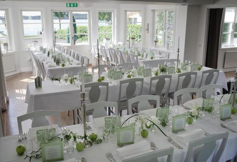 ホテル 32 Rum & Kök