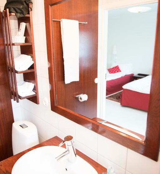 ホテル 32 Rum & Kök