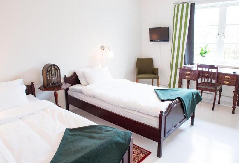 ホテル 32 Rum & Kök