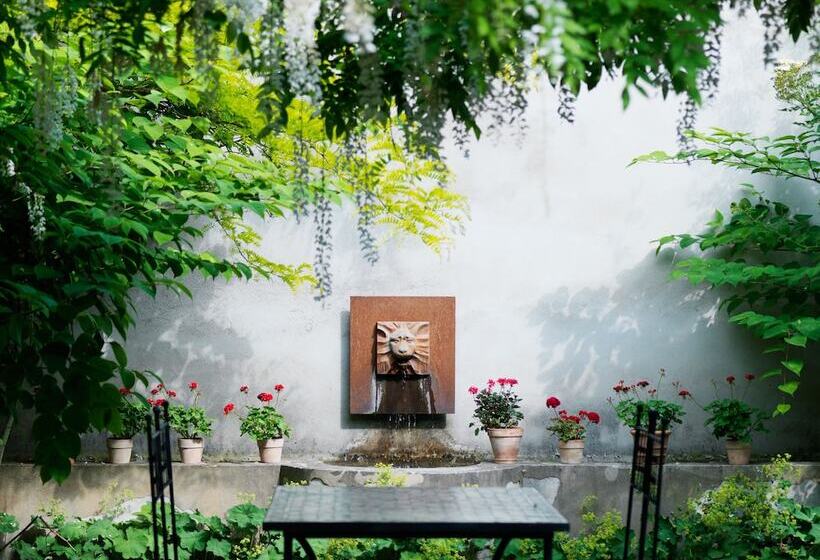 ホテル Gårdens & Apotekarns B&b