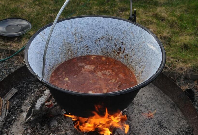 בית מלון כפרי Brovillan