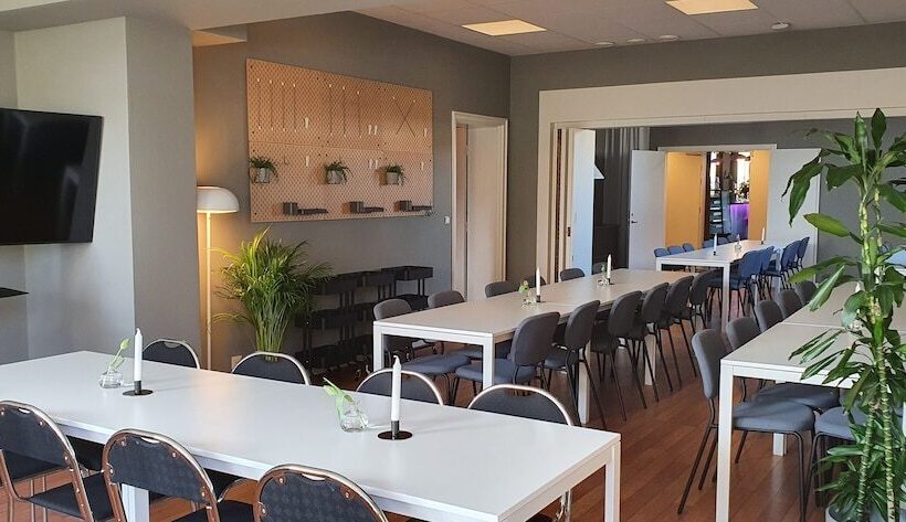 בית מלון כפרי L Iföhus