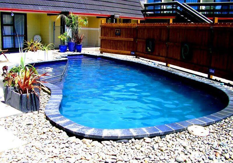 هتل Orana Motor Inn & Restaurant