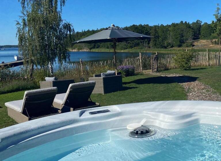 בית מלון כפרי Skeviks Gård