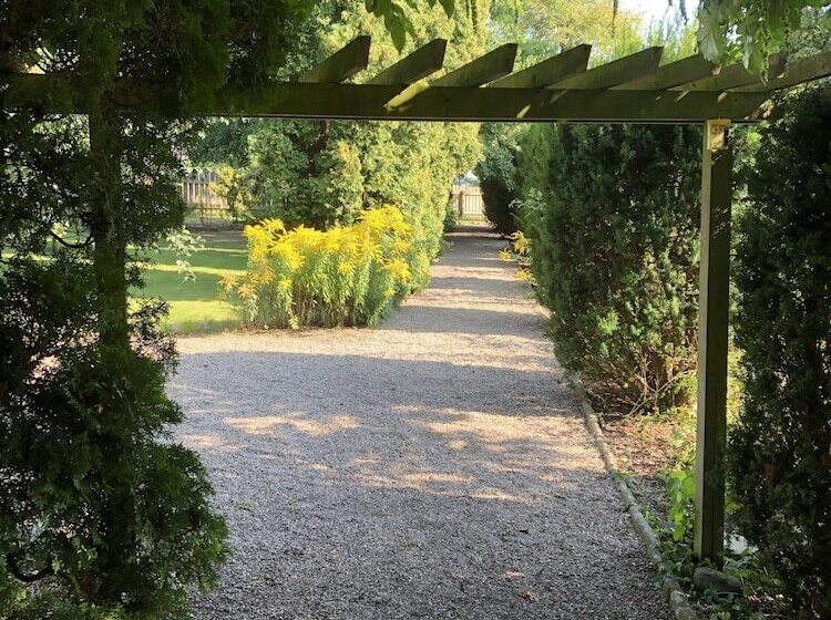 Отель Skivarps Gästgivaregård