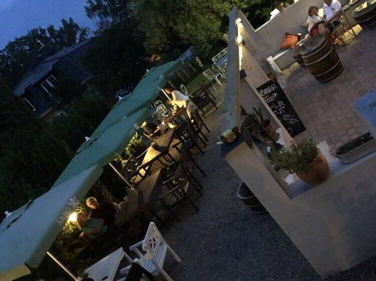 Отель Skivarps Gästgivaregård