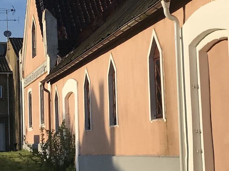 Отель Skivarps Gästgivaregård