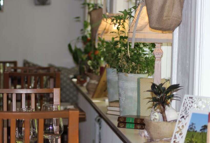 Отель Skivarps Gästgivaregård