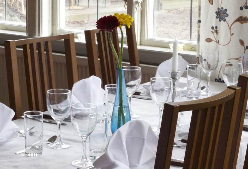 Отель Skivarps Gästgivaregård