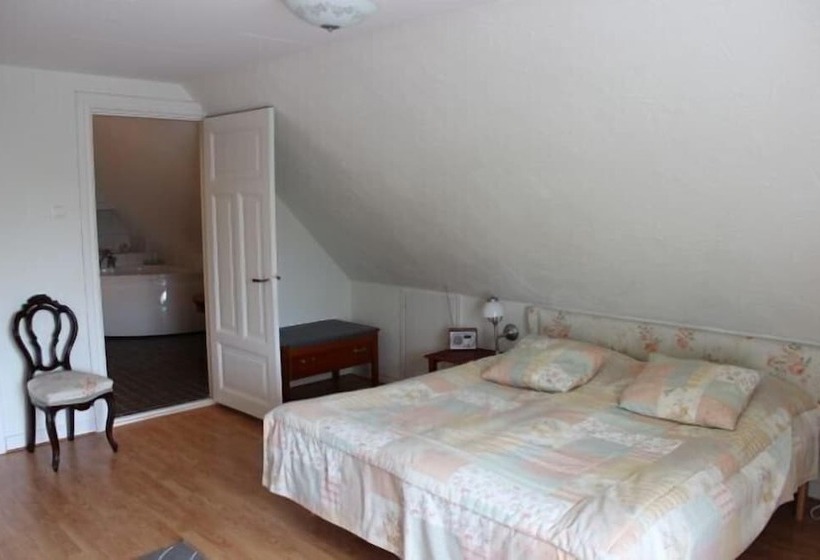 Отель Skivarps Gästgivaregård