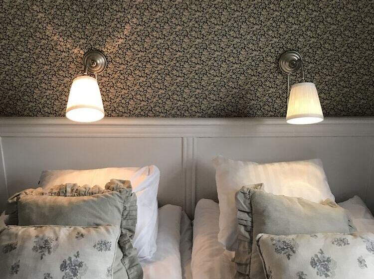 Отель Skivarps Gästgivaregård