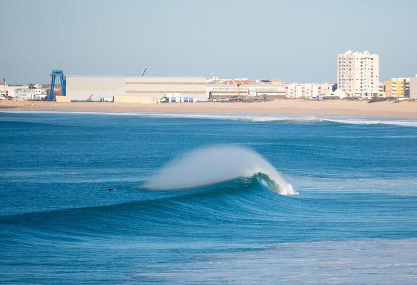 酒店 Surfers Lodge Peniche