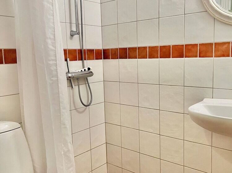 Отель Sydkustens At Lillehem