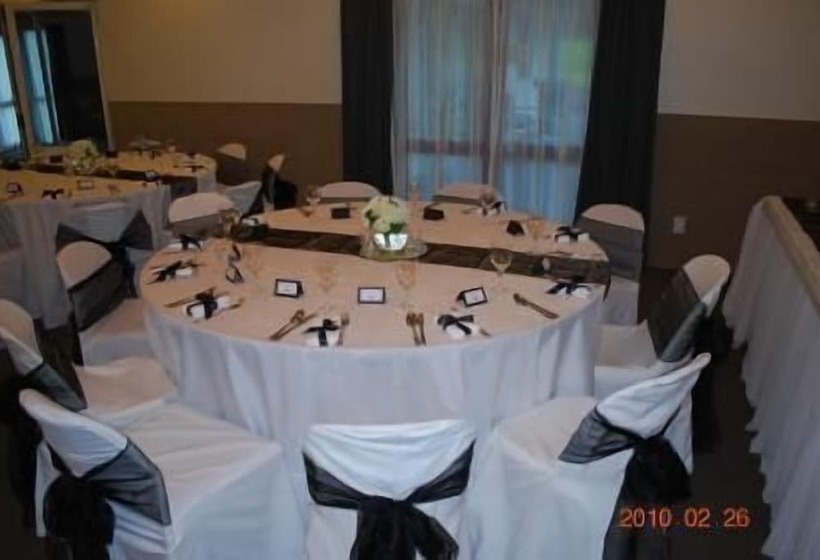 Kapiti Lindale Motel And Conference Centre