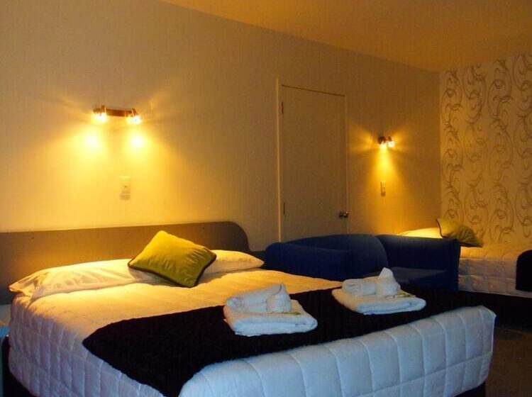 Kapiti Lindale Motel And Conference Centre