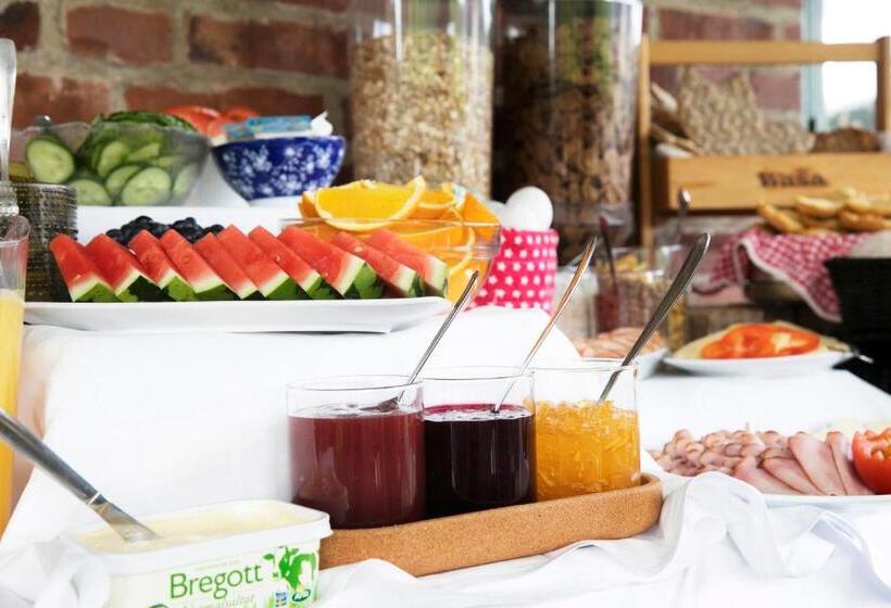 Kvibergs Vandrarhem   Hostel