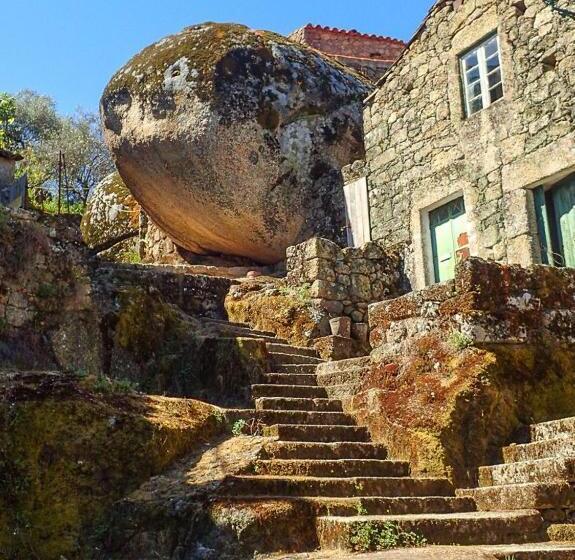 Monsanto Geohotel Escola