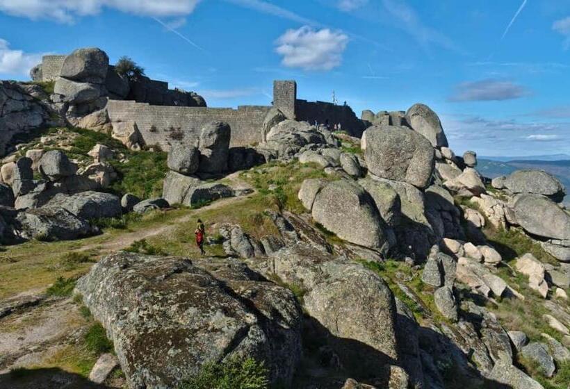 Monsanto Geohotel Escola