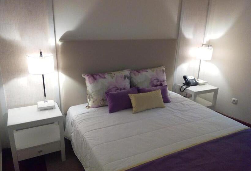 Monsanto Geohotel Escola