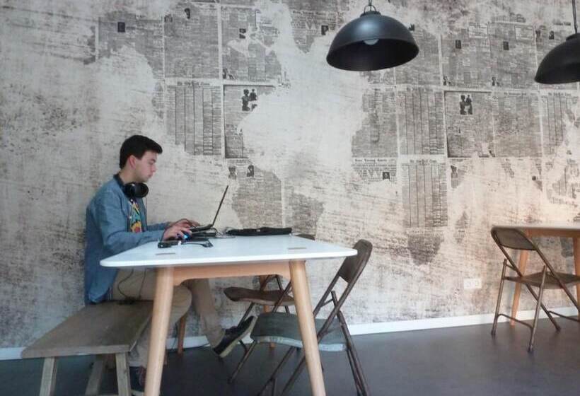 هاستل Moon Hill By Joivy