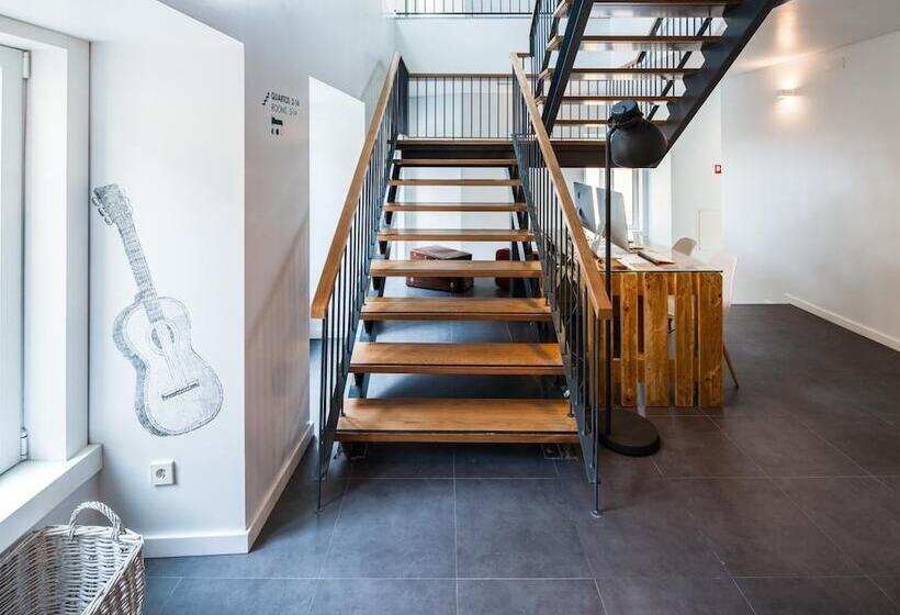 هاستل Moon Hill By Joivy