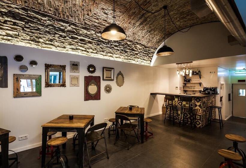 هاستل Moon Hill By Joivy